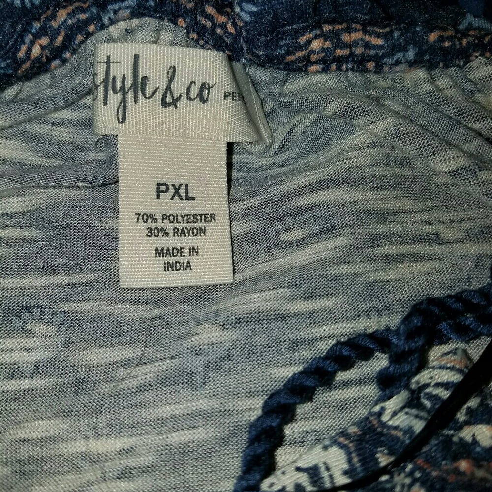 Pattern navy blue blouse - Picture 2 of 2